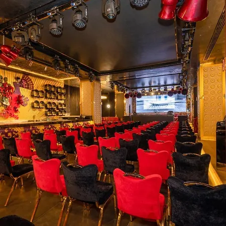 Wyndham Old Hotel 5*