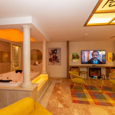 Wyndham Old Отель