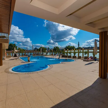 Wyndham Old